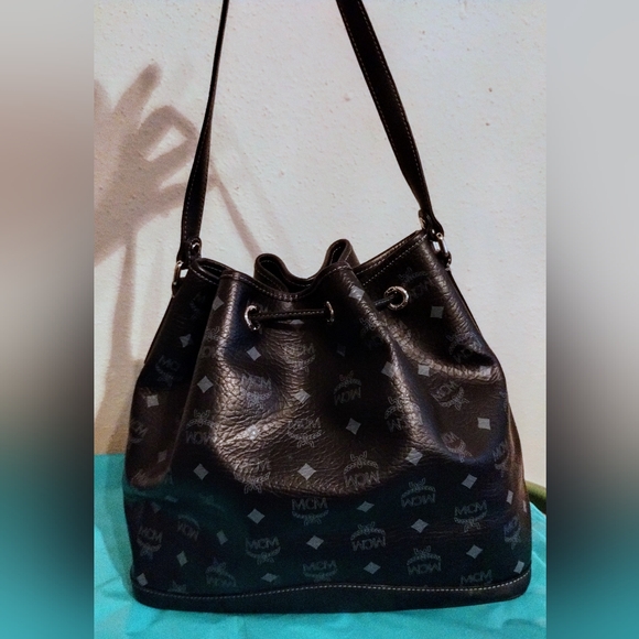 MCM Hobo Shoulder Bag Black Visetos EUC - Picture 3 of 11